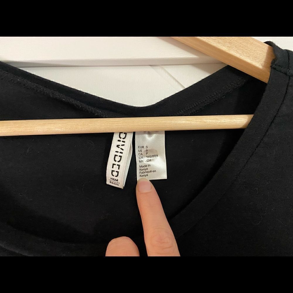 Basic H&M tee - Picture 2 of 3